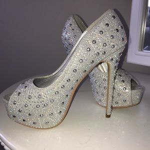Lasonia peep toe heels